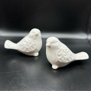 Pair of Pier 1 White embossed Love Bird Salt & Pepper Shakers Country Farmhouse